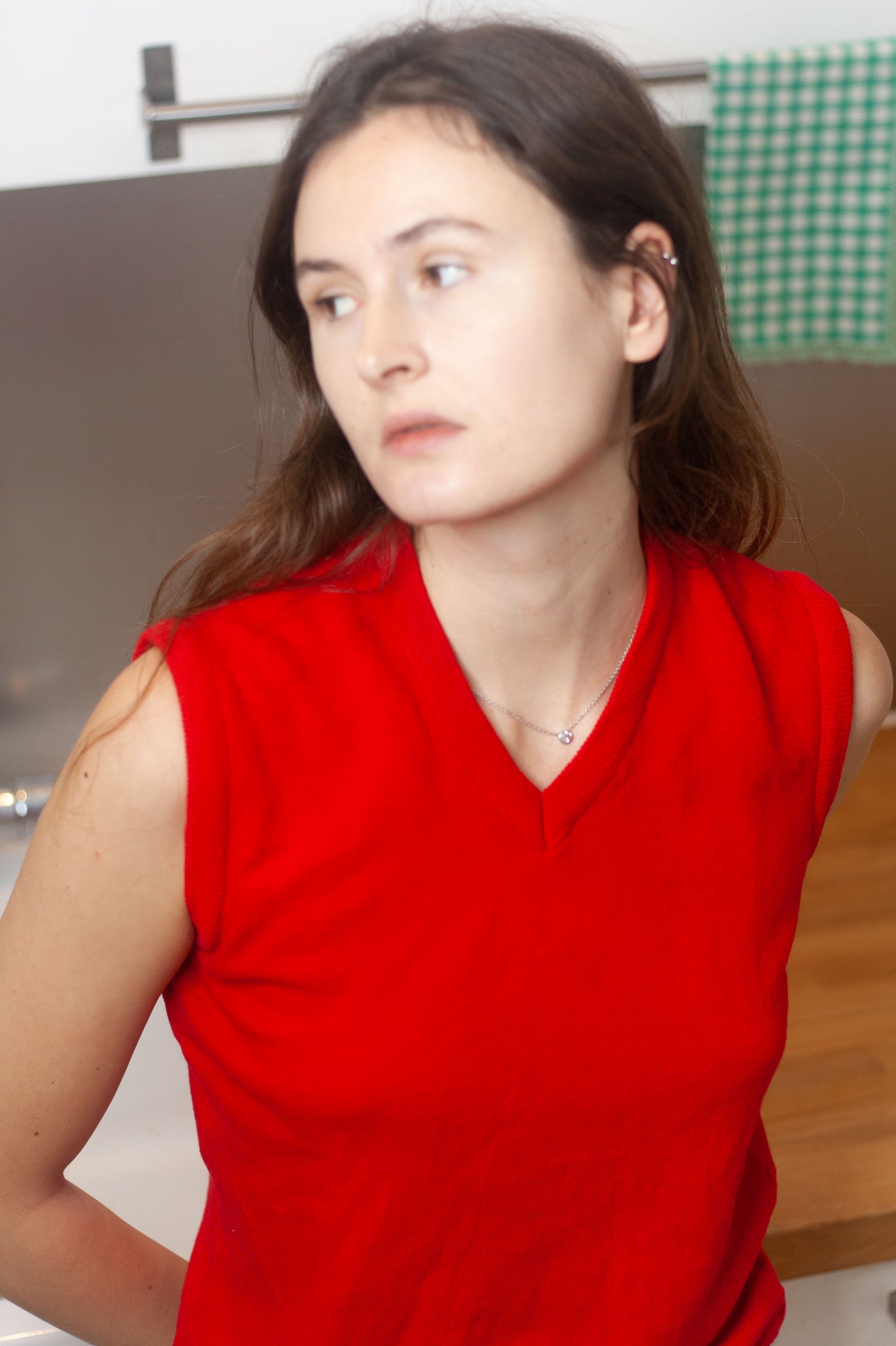 PULL SANS MANCHES ROUGE