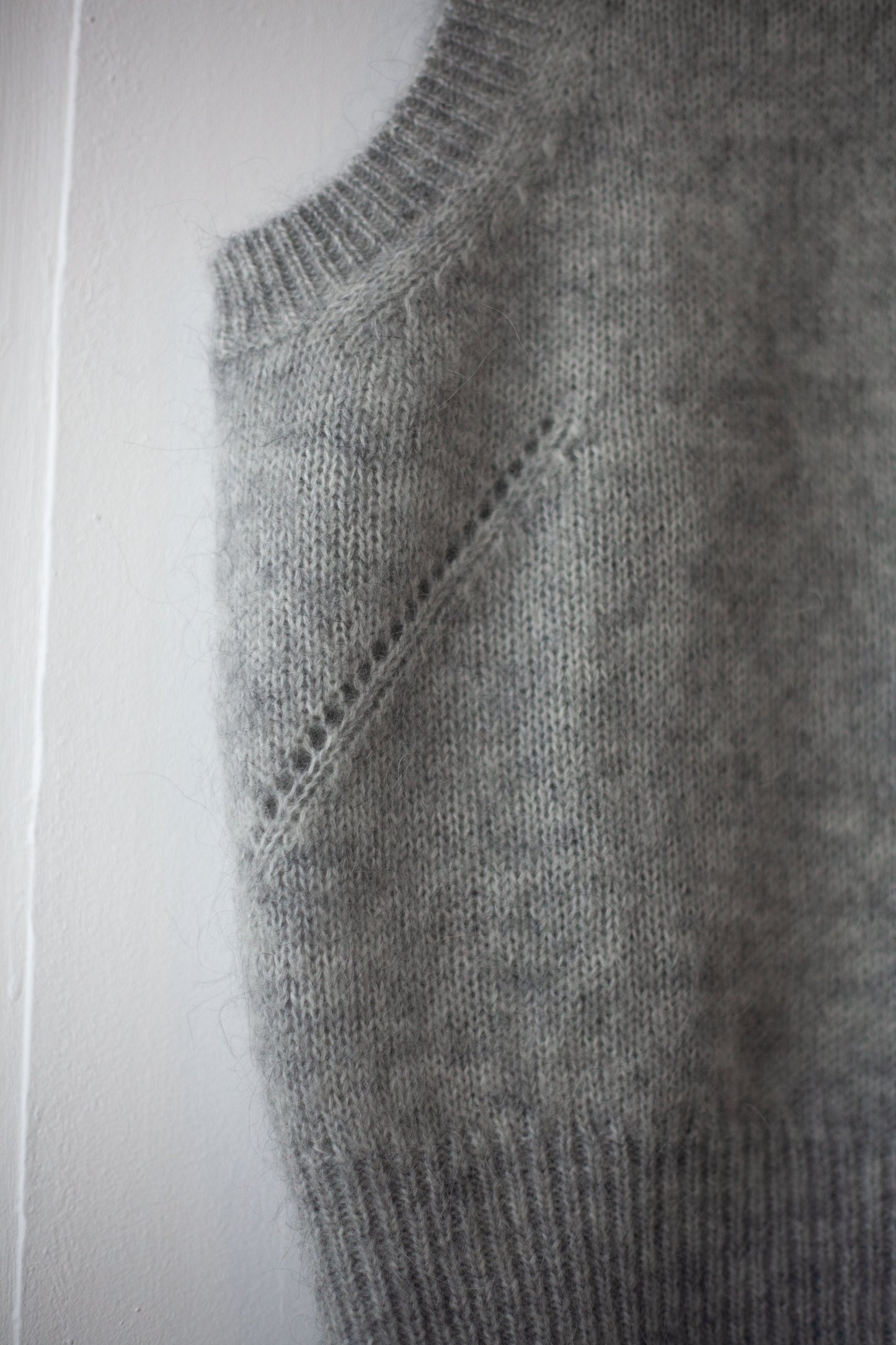 PULL SANS MANCHES MOHAIR