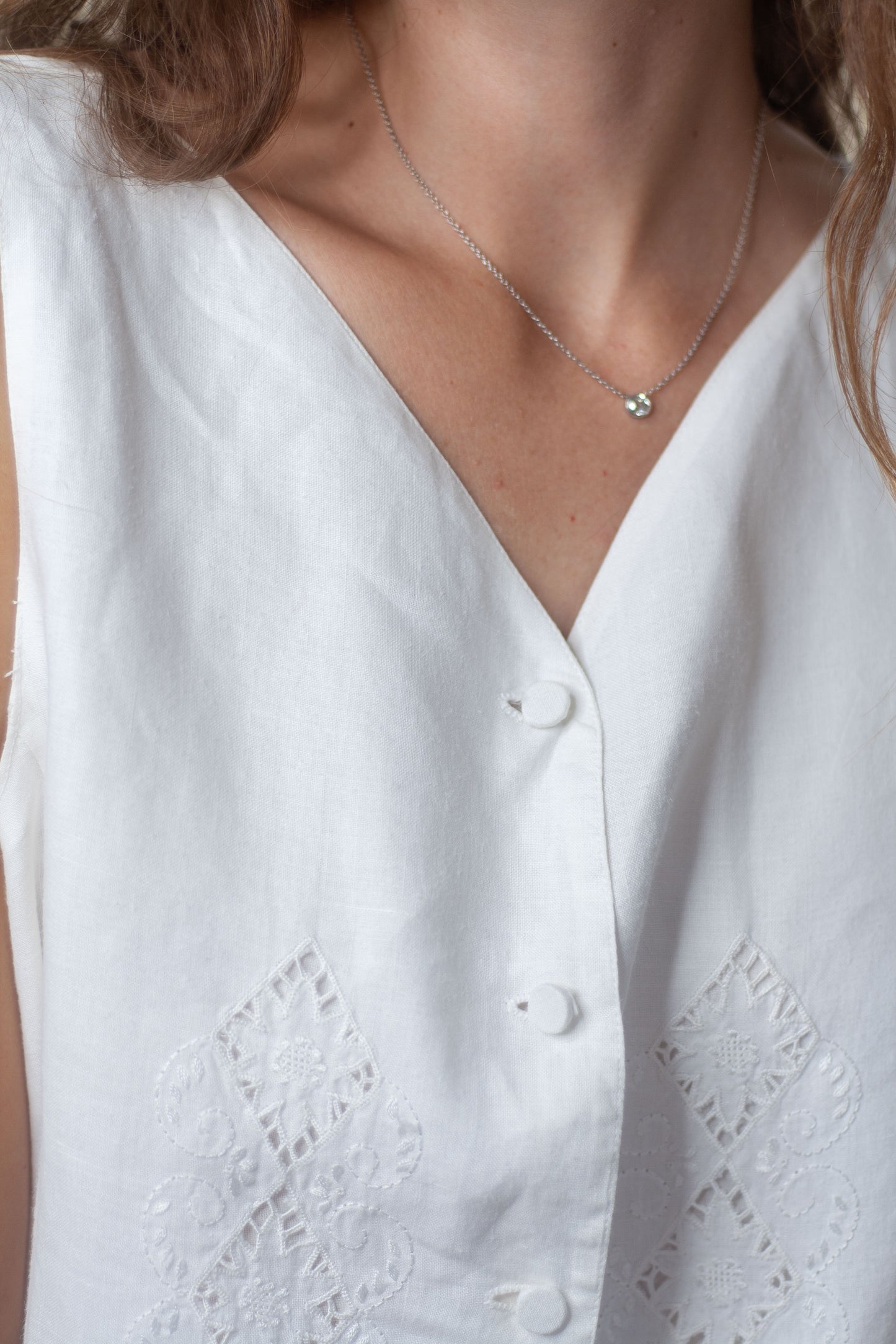 DÉBARDEUR VINTAGE BRODÉ