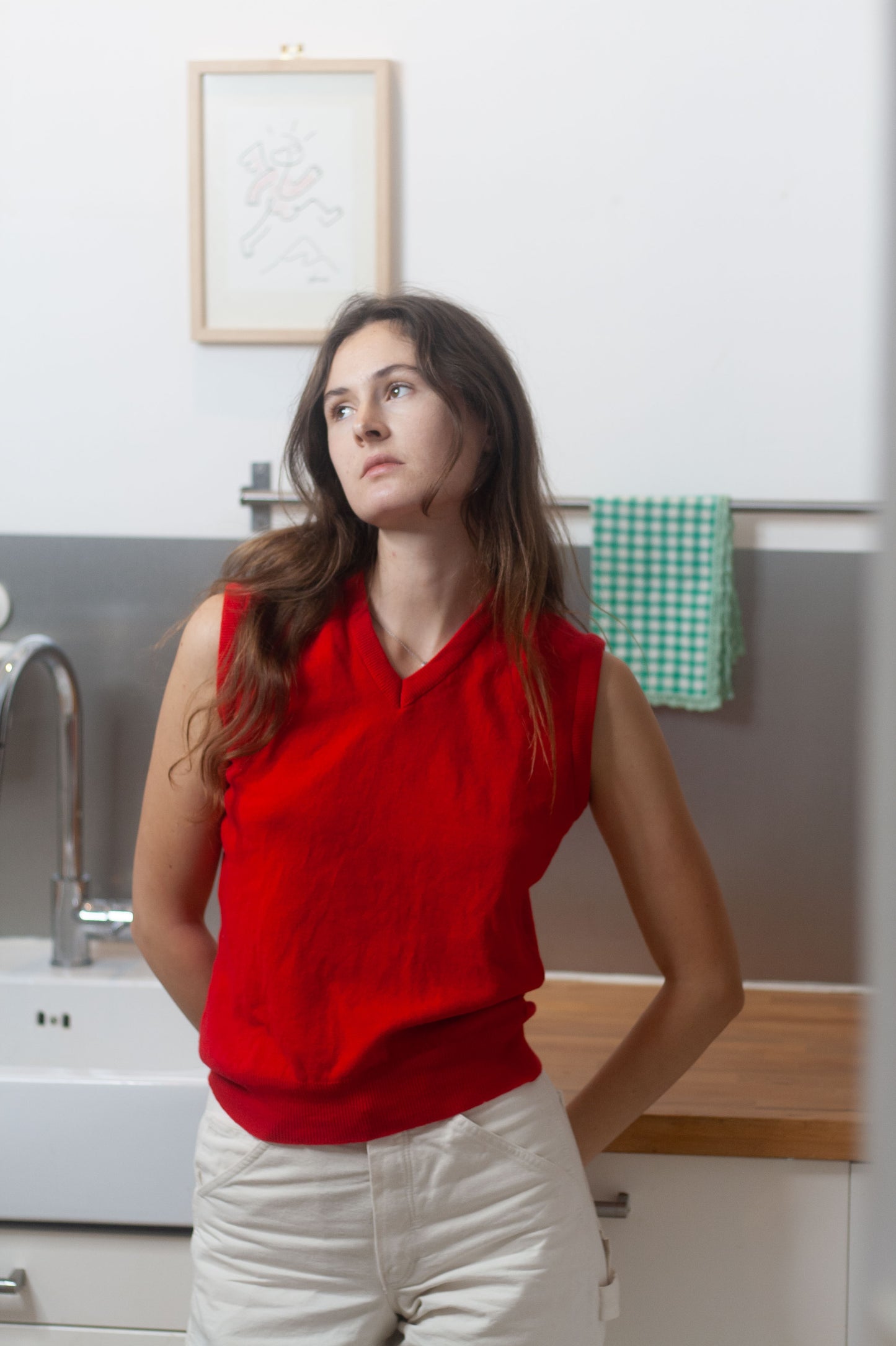 PULL SANS MANCHES ROUGE