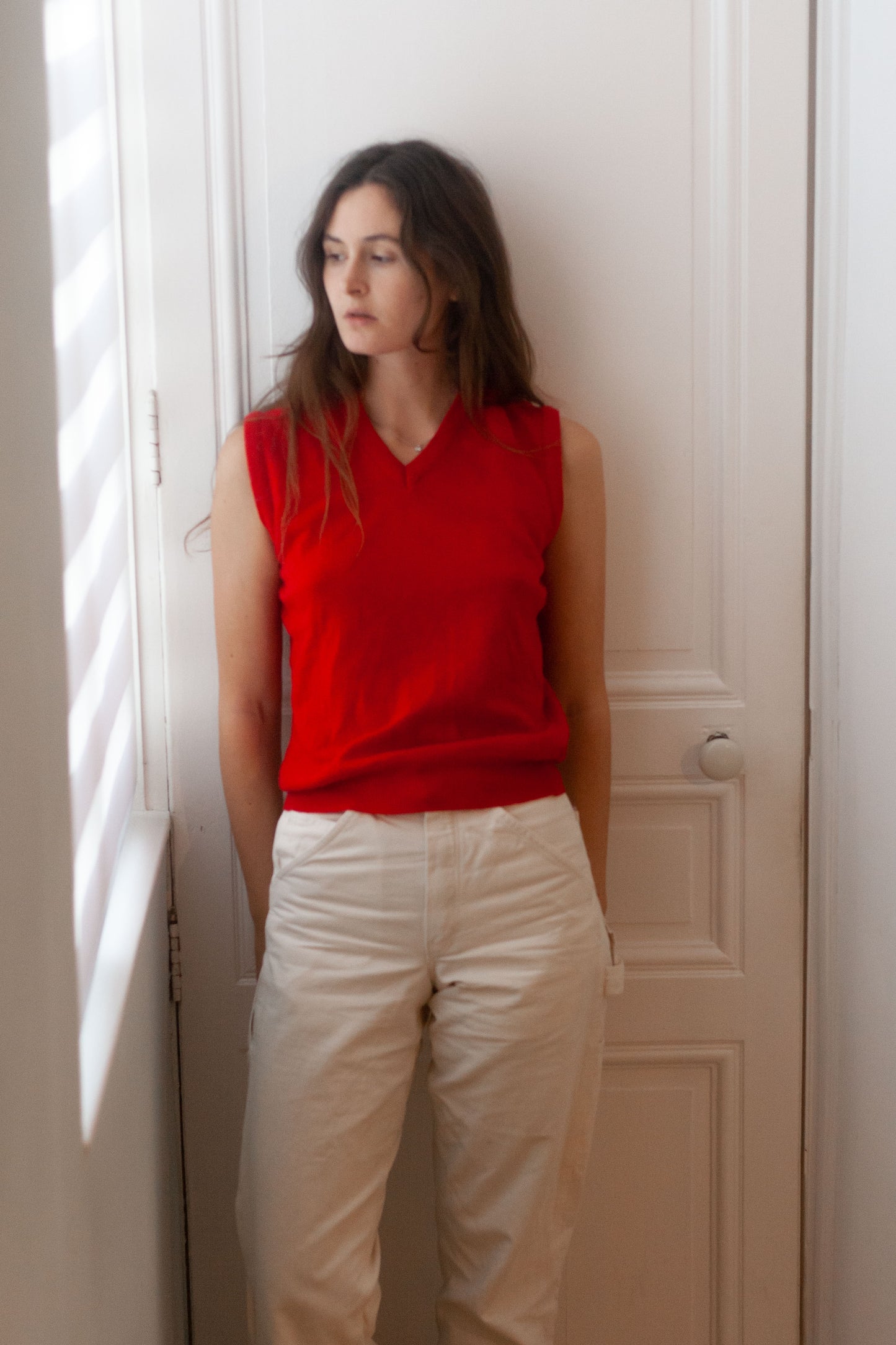 PULL SANS MANCHES ROUGE