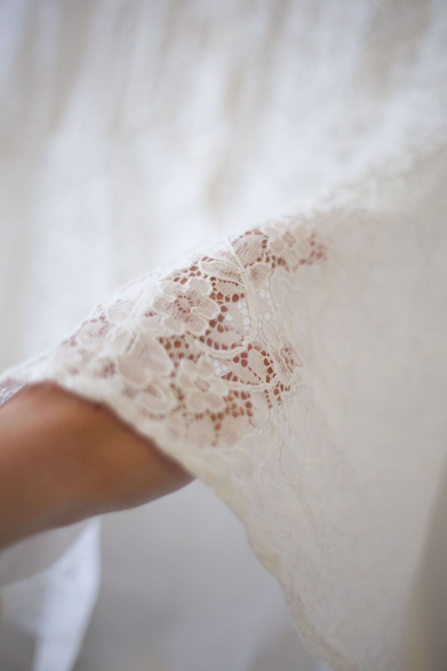 CHEMISIER EN DENTELLE