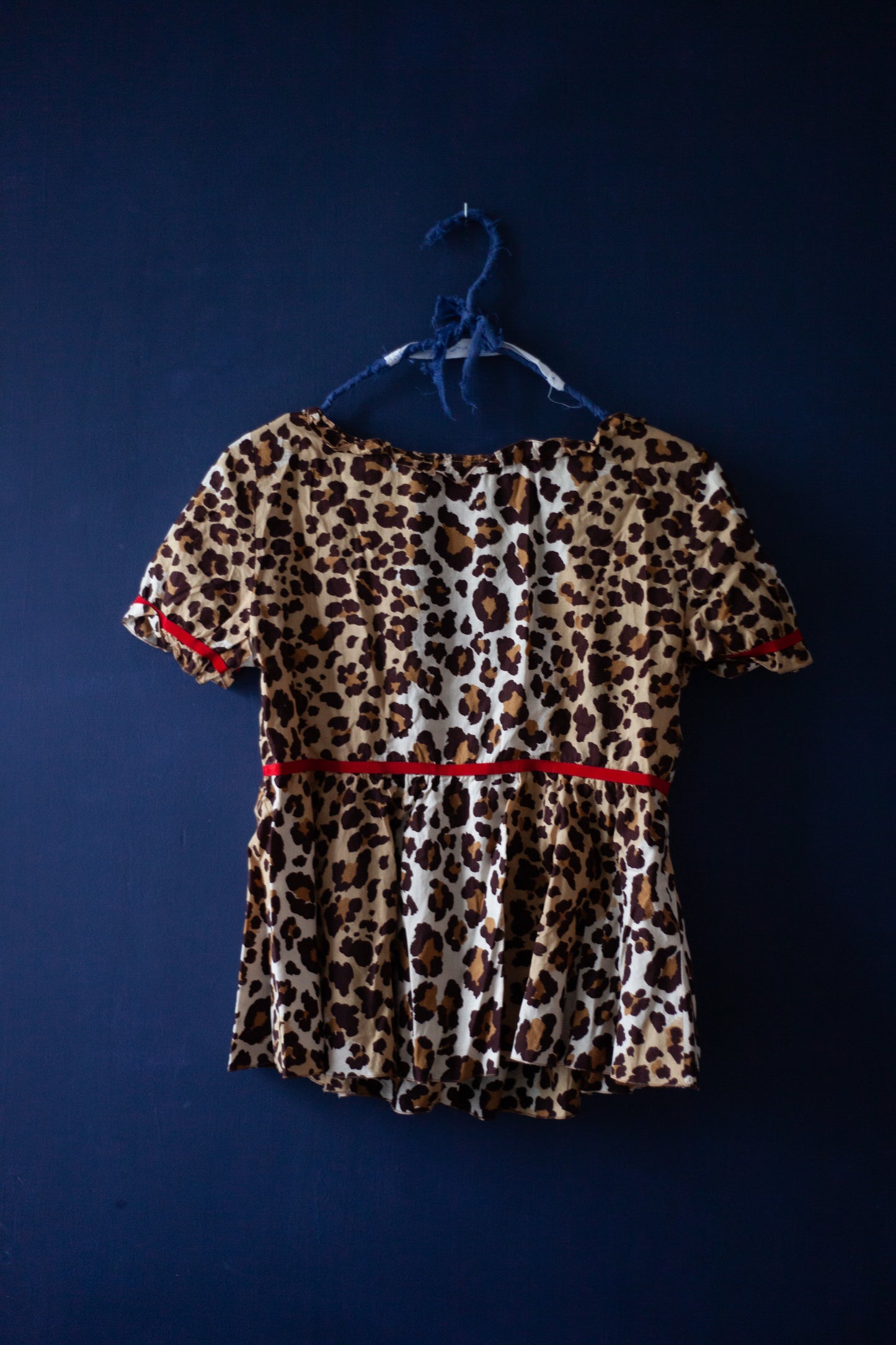 BLOUSE MOSCHINO LÉOPARD CHEAP AND CHIC