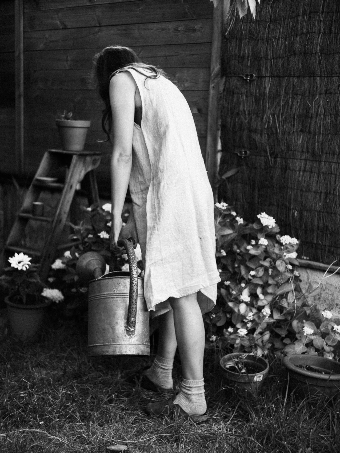 ROBE ANTIQUE EN LIN BRODÉ